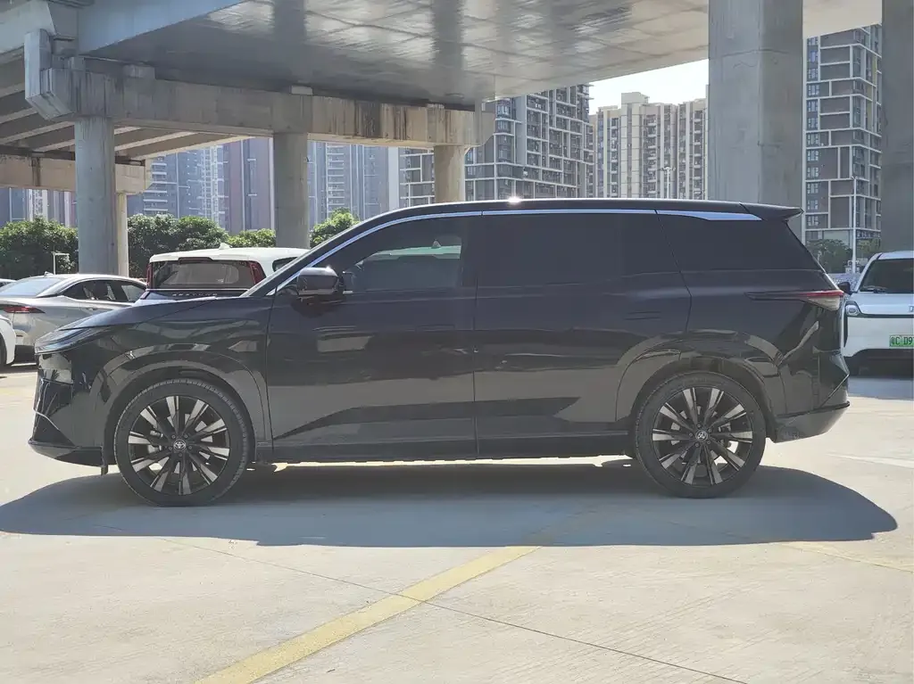 Toyota Platinum 3X 2025 из CN, фото 7