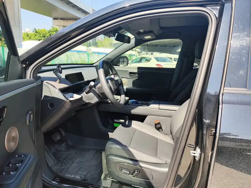 Toyota Platinum 3X 2025 из CN, фото 8