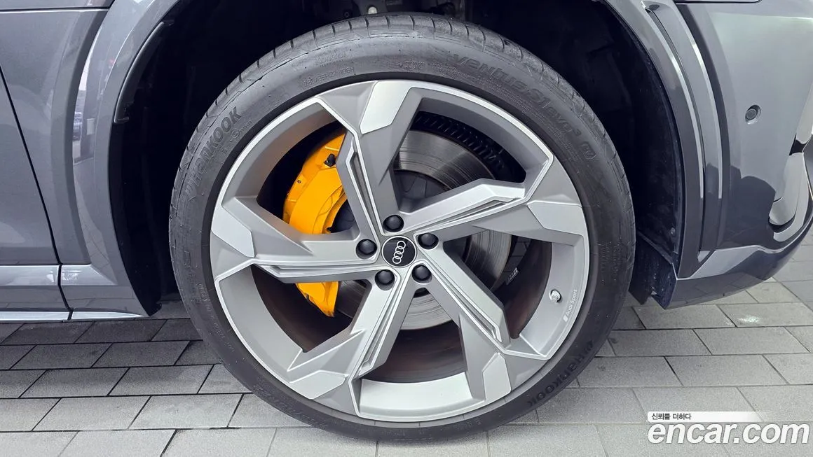 Audi e-tron 2023 из KR, фото 5
