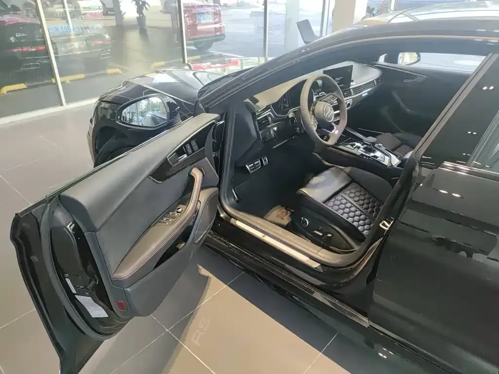 Audi RS 5 2024 из CN, фото 3