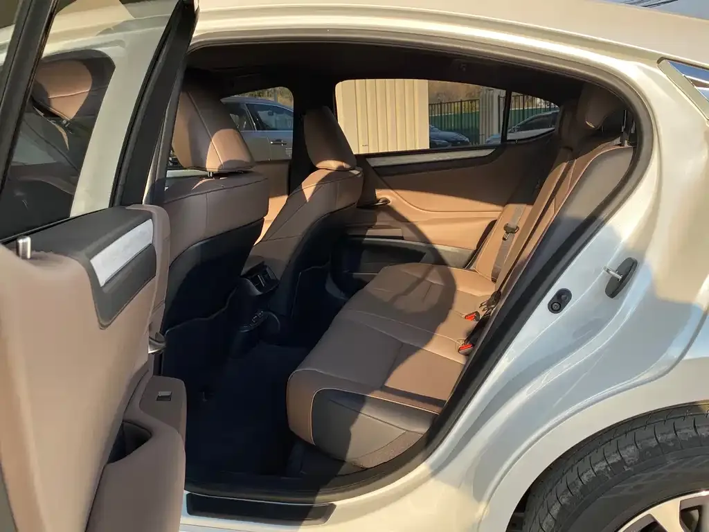 Lexus ES 2025 из CN, фото 10