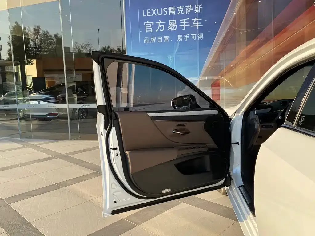 Lexus ES 2025 из CN, фото 8