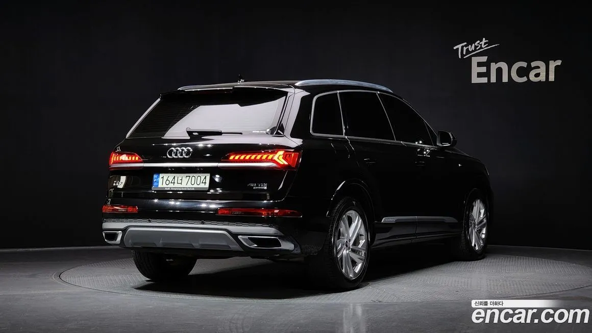 Audi Q7 2022 из KR, фото 2