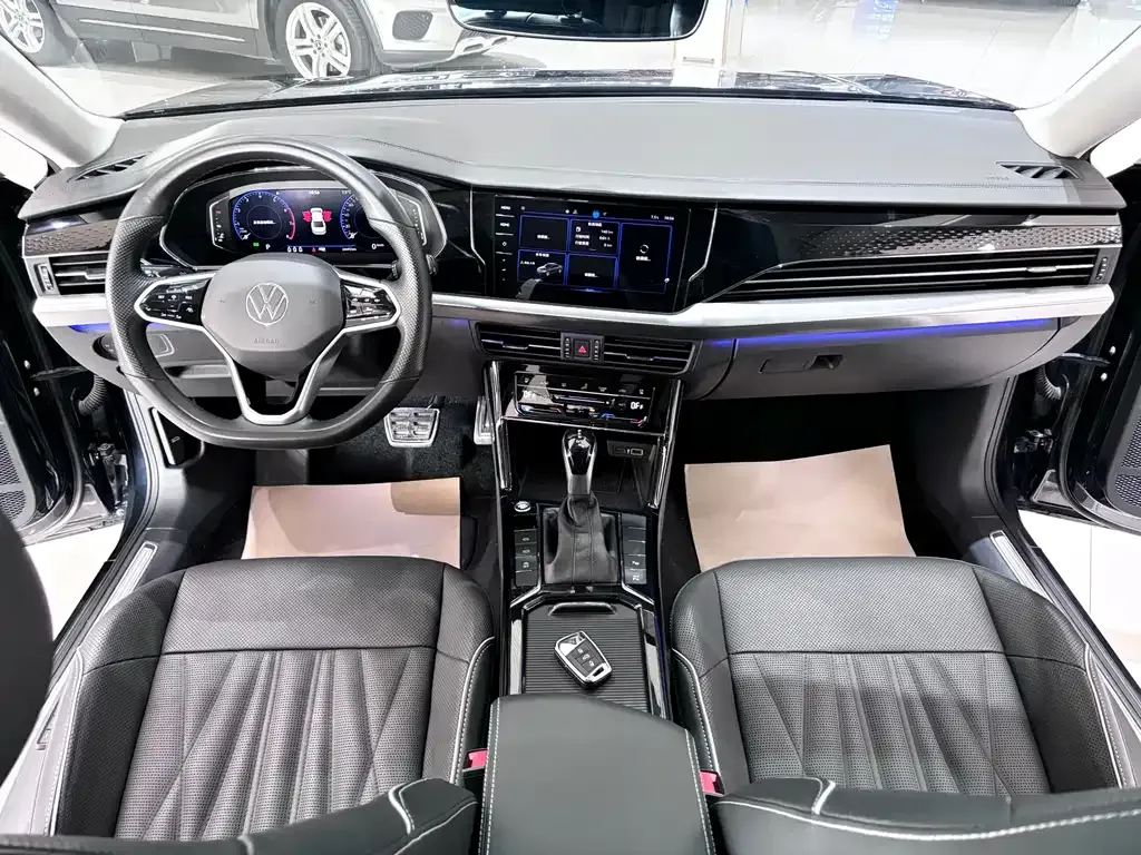 Volkswagen Passat 2023 из CN, фото 4