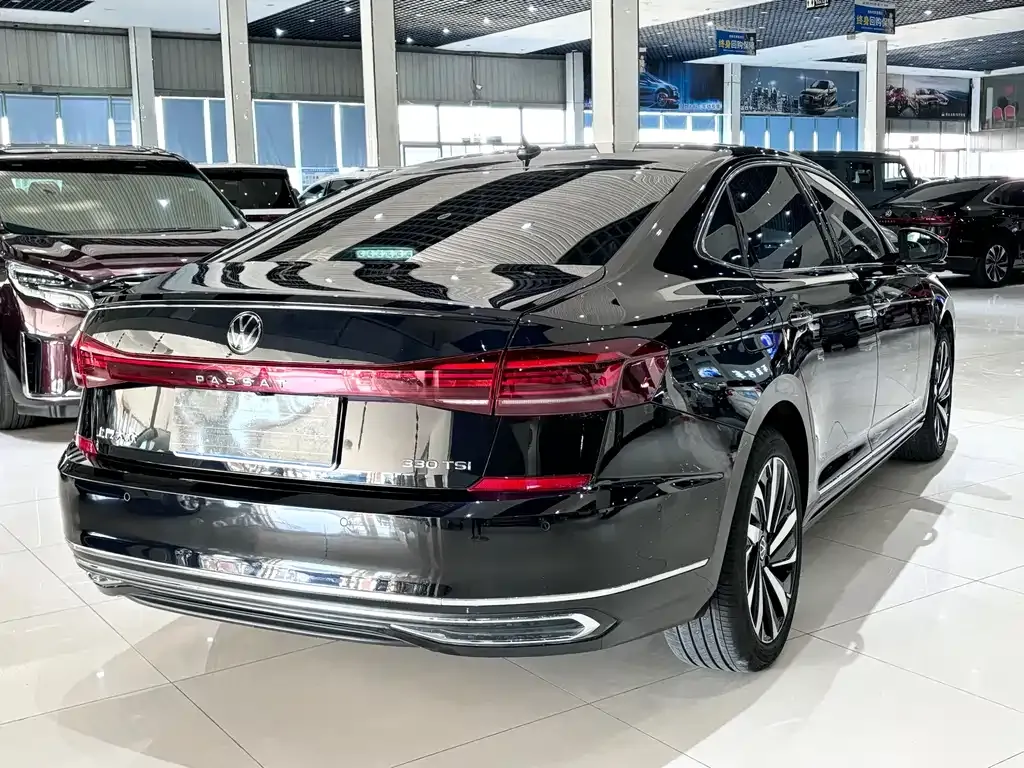 Volkswagen Passat 2023 из CN, фото 7