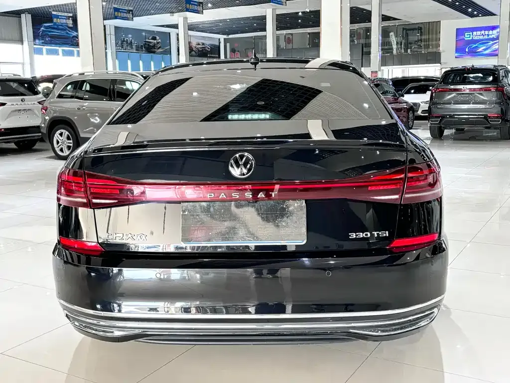 Volkswagen Passat 2023 из CN, фото 8