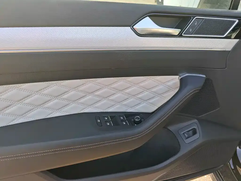 Volkswagen Magotan 2024 из CN, фото 7
