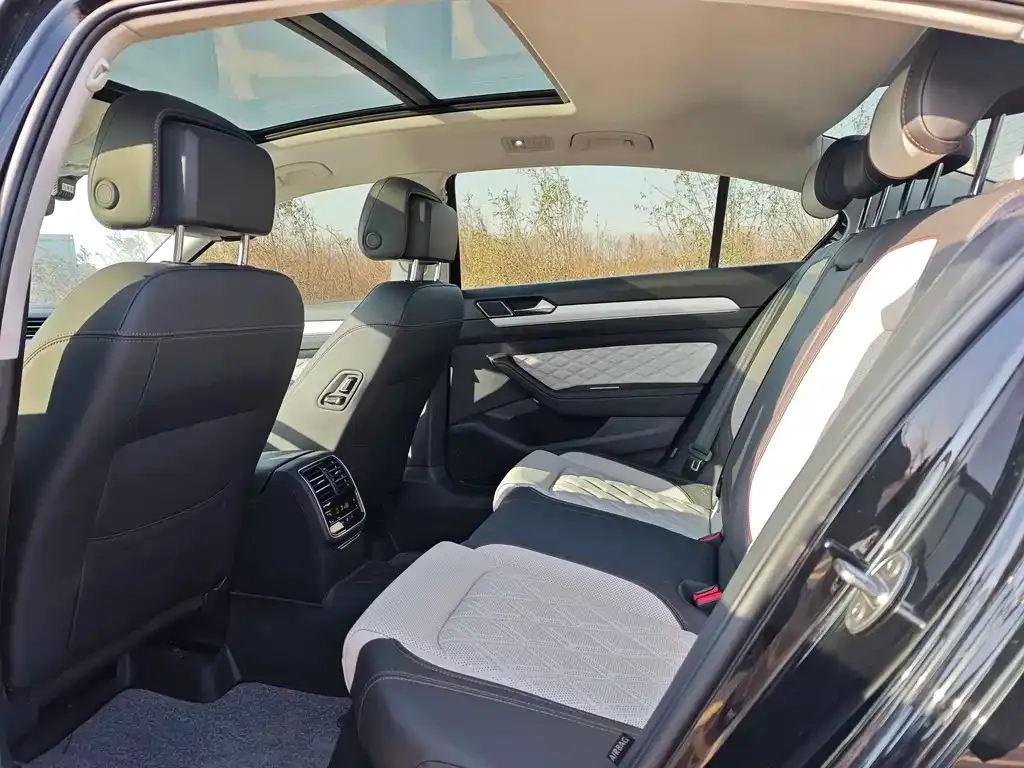 Volkswagen Magotan 2024 из CN, фото 8