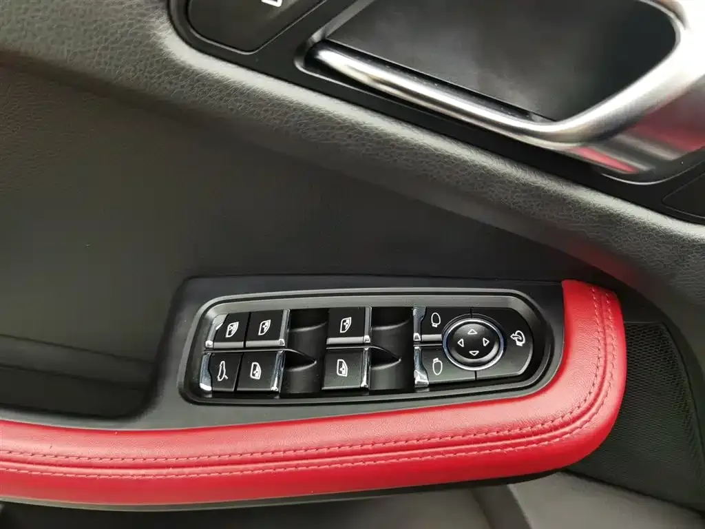 Porsche Macan 2025 из CN, фото 9