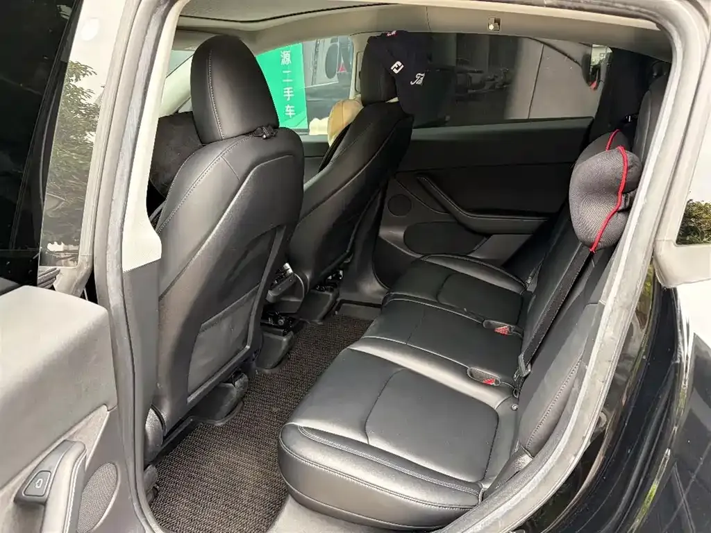 Tesla Model Y 2023 из CN, фото 8