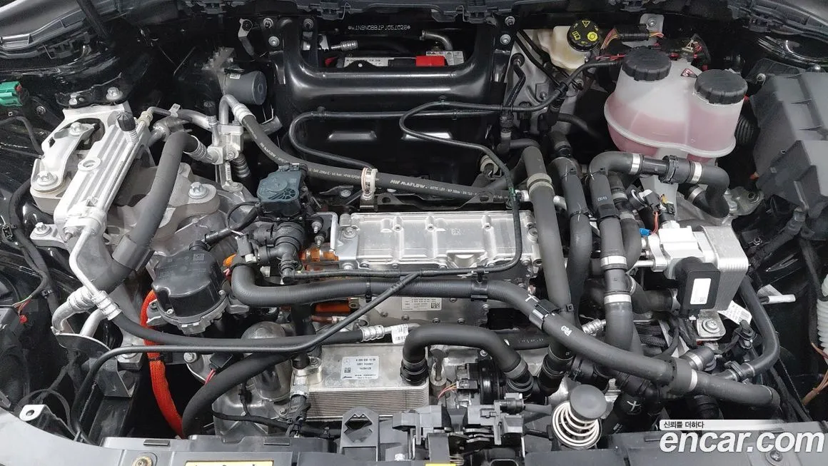 Mercedes-Benz EQA — фото 9