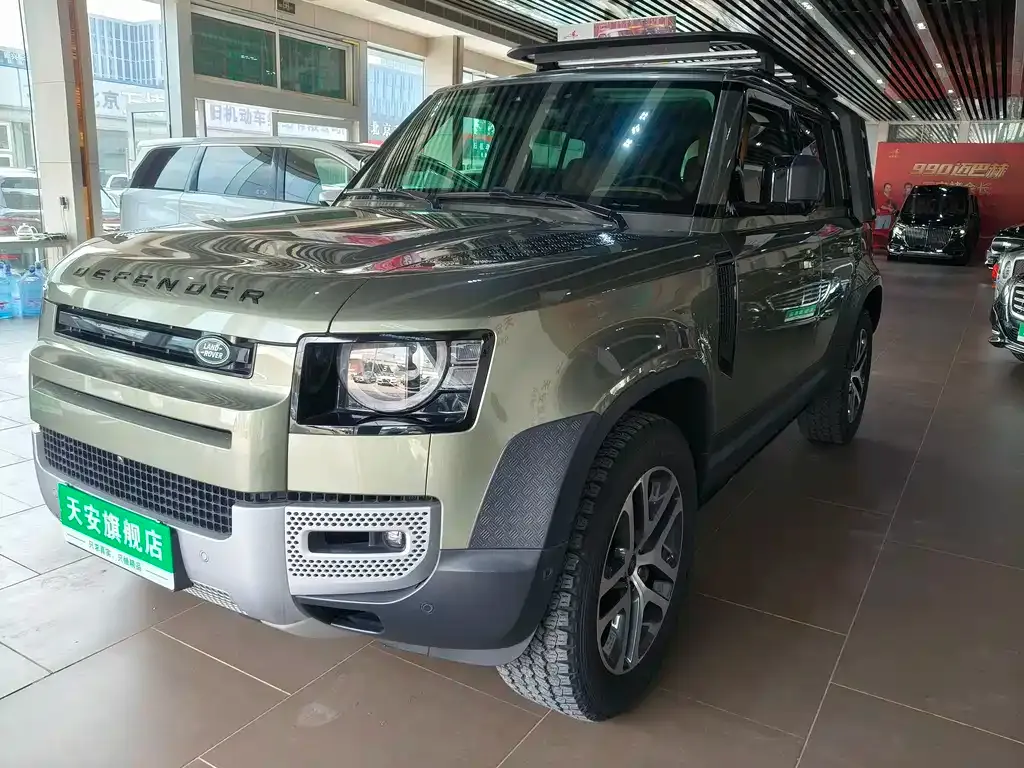Land Rover Defender — фото 1