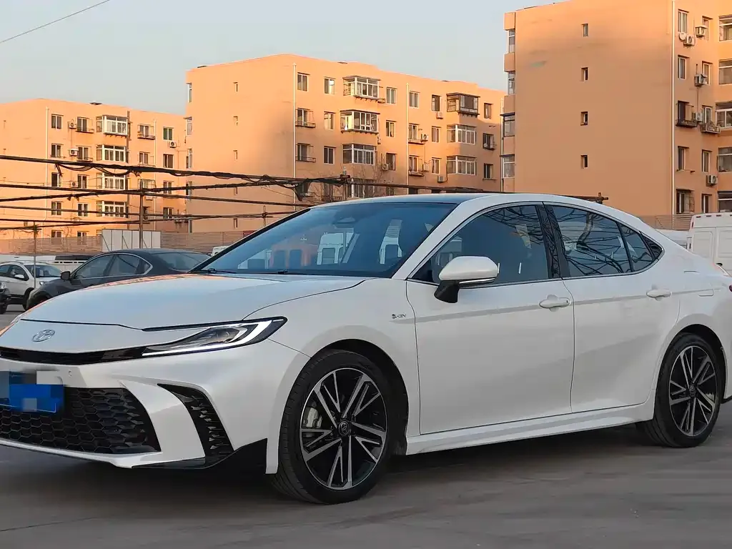 Toyota Camry 2025 из CN, фото 1