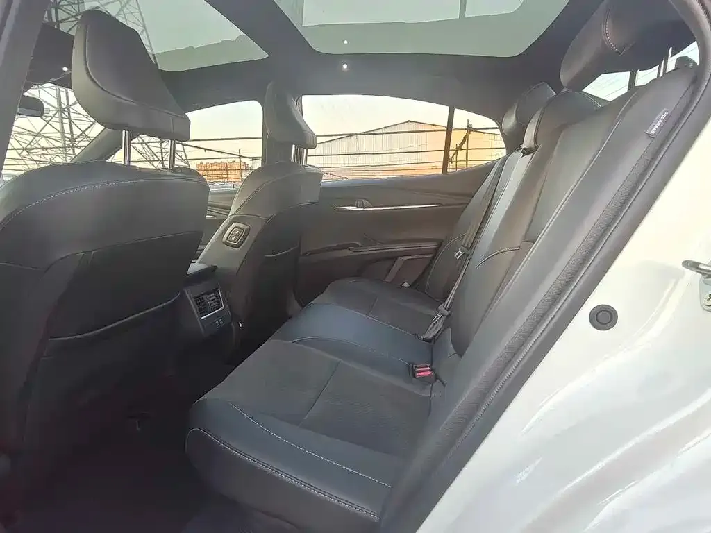 Toyota Camry 2025 из CN, фото 5