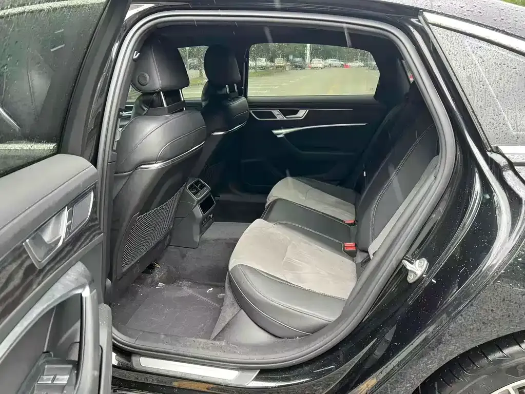 Audi A6L 2024 из CN, фото 4