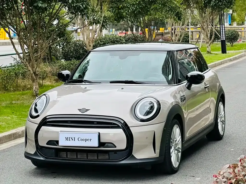MINI Cooper (3-door) 2022 из CN, фото 2