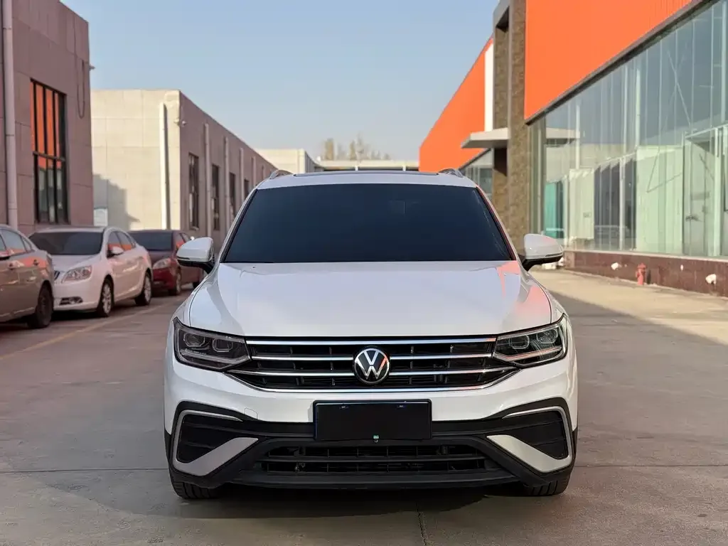 Volkswagen Tiguan L 2024 из CN, фото 2