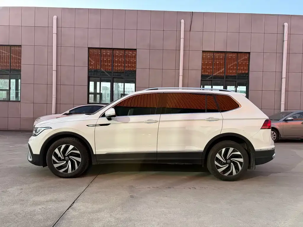 Volkswagen Tiguan L 2024 из CN, фото 3