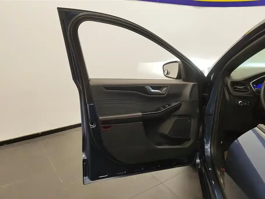 Ford Escape 2021 из CN, фото 7