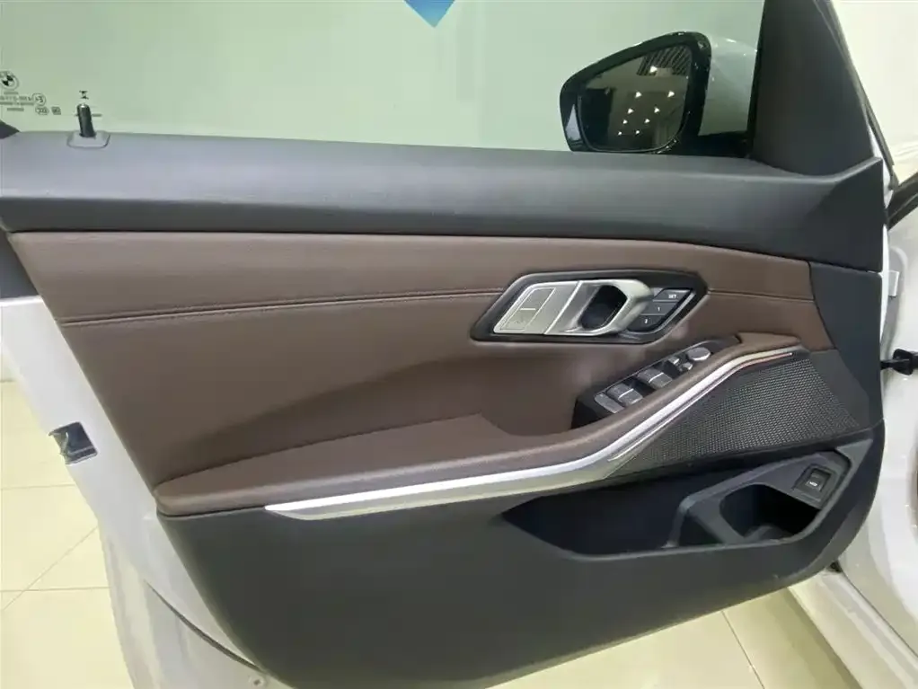 BMW 3 Series 2022 из CN, фото 9