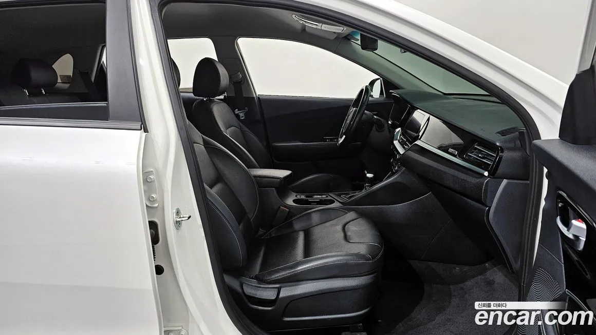 Kia Niro — фото 10