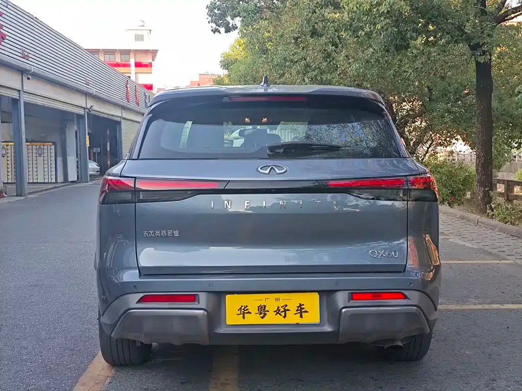 Infiniti QX60 2023 из CN, фото 3