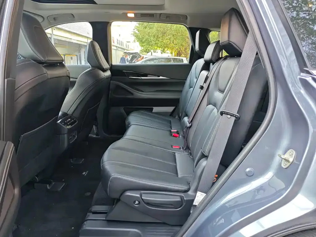 Infiniti QX60 2023 из CN, фото 6