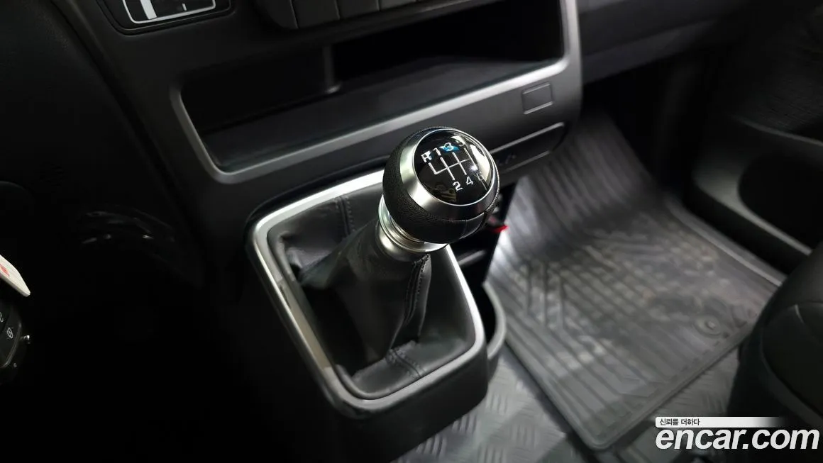 Hyundai Staria — фото 9