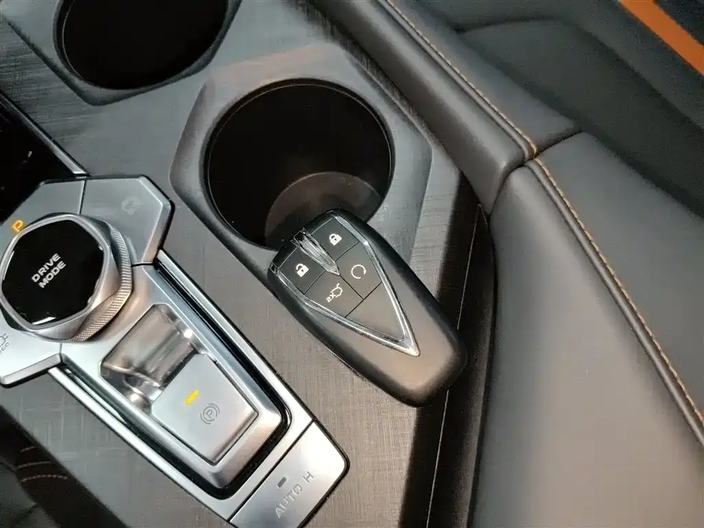 Changan UNI-V 2024 из CN, фото 9