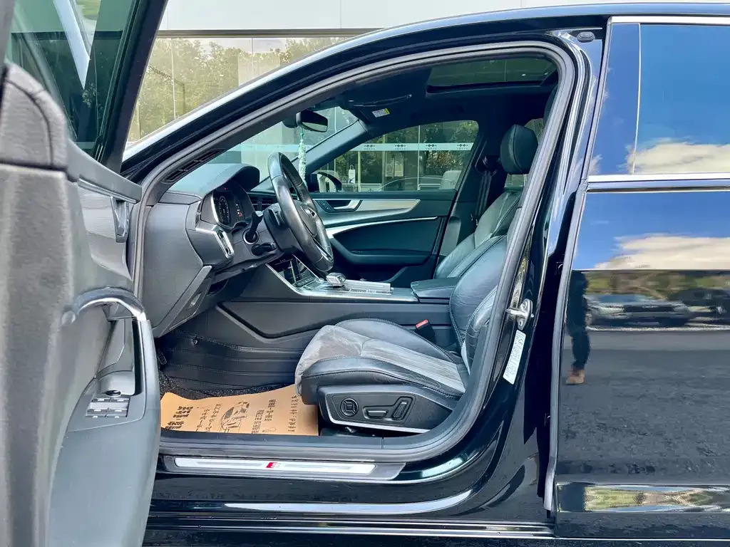 Audi A6L 2021 из CN, фото 4