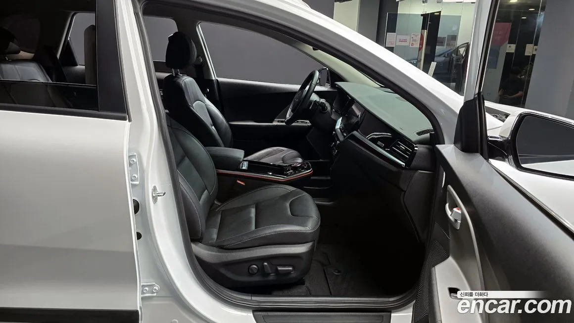 Kia Niro — фото 10