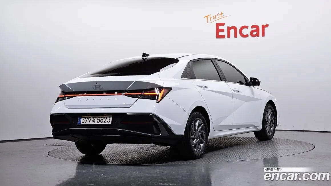 Hyundai AVANTE — фото 2