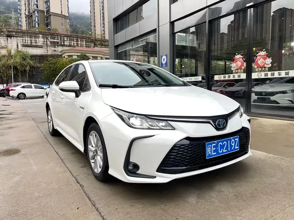 Toyota Corolla 2023 из CN, фото 2