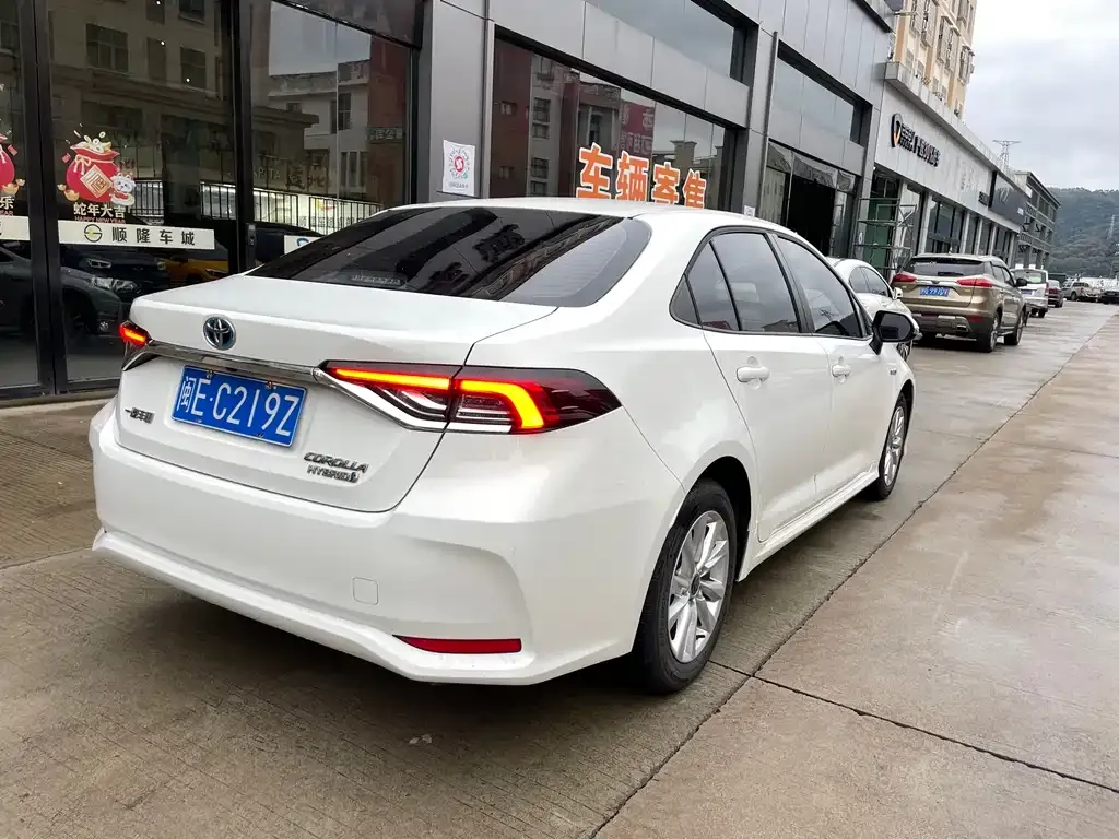 Toyota Corolla 2023 из CN, фото 7