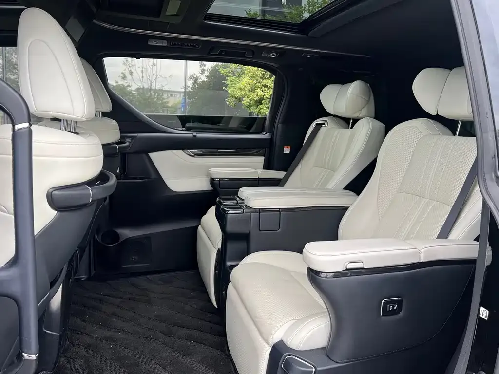 Lexus LM 2023 из CN, фото 3