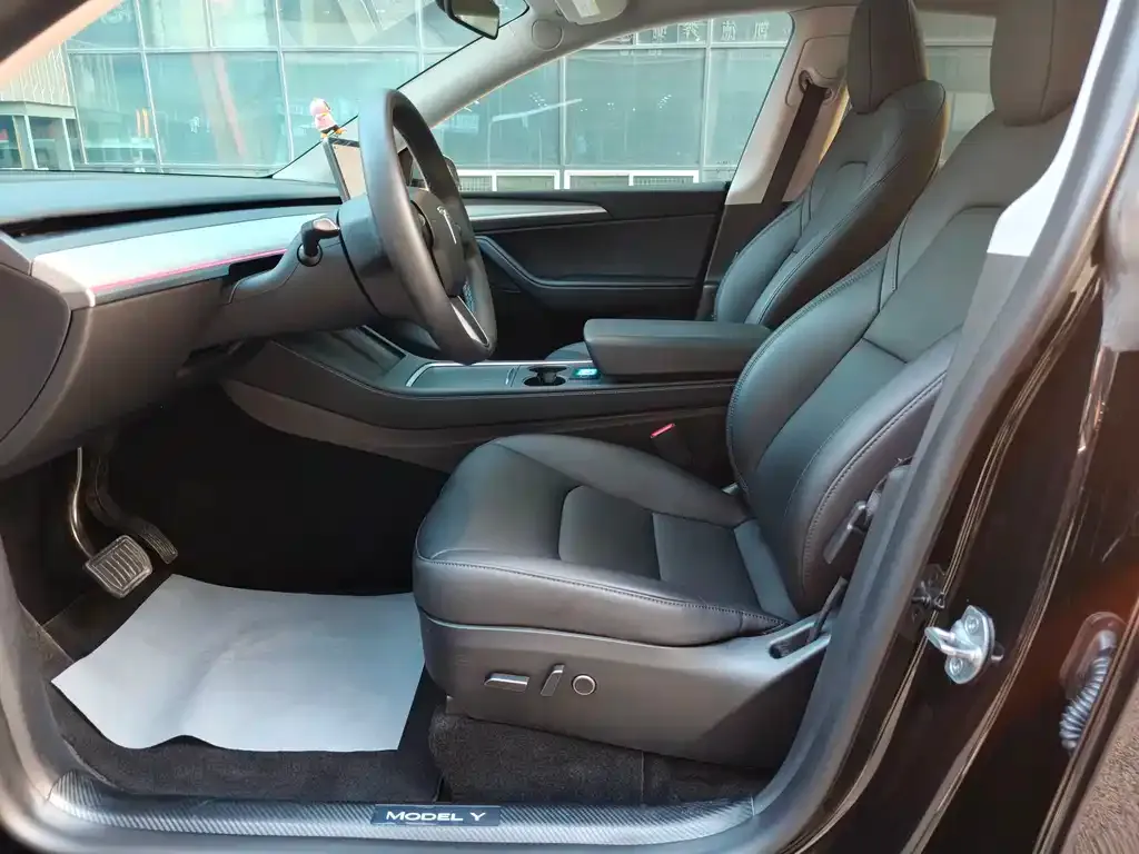 Tesla Model Y 2024 из CN, фото 7