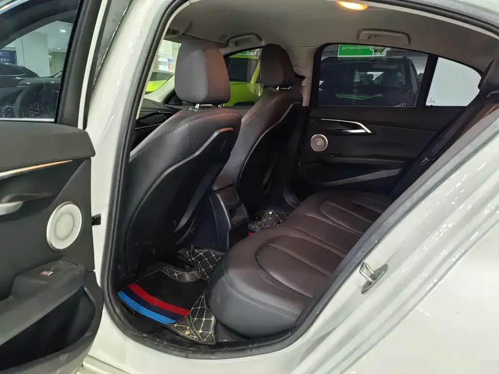 BMW 1 Series 2022 из CN, фото 8
