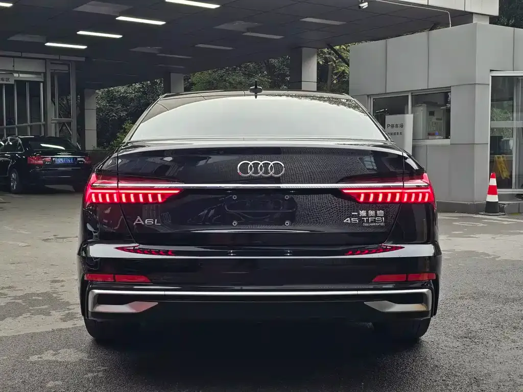 Audi A6L — фото 5