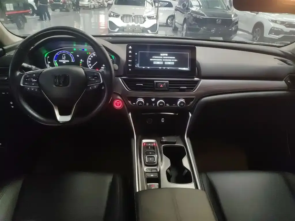Honda Accord — фото 10
