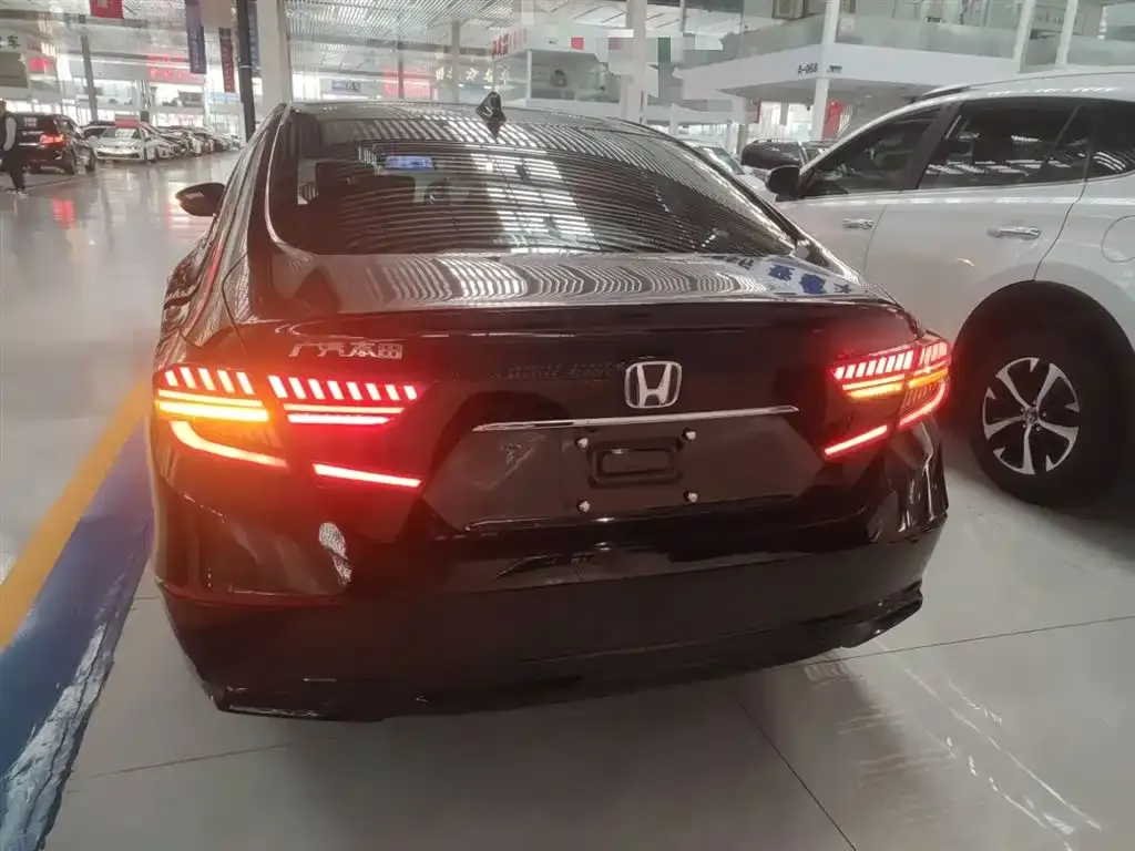 Honda Accord — фото 6