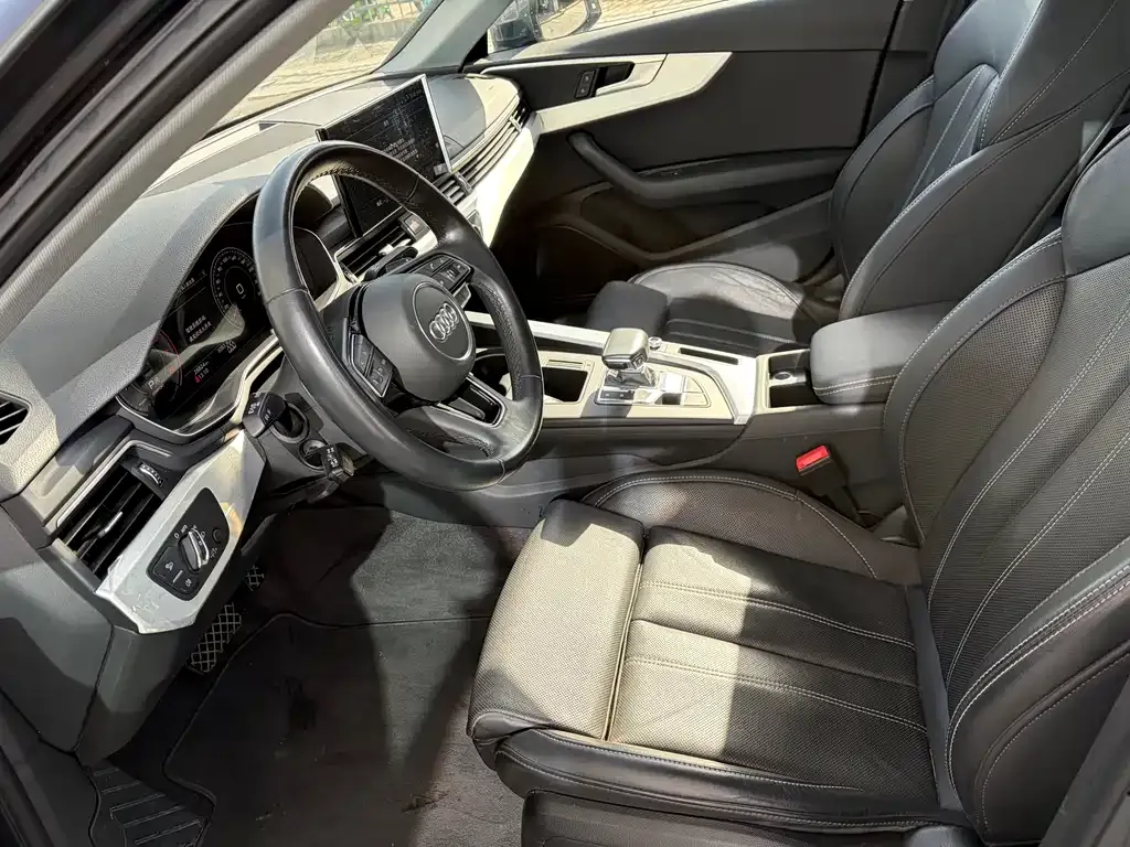 Audi A4L 2023 из CN, фото 10