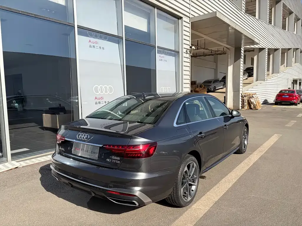 Audi A4L 2023 из CN, фото 6