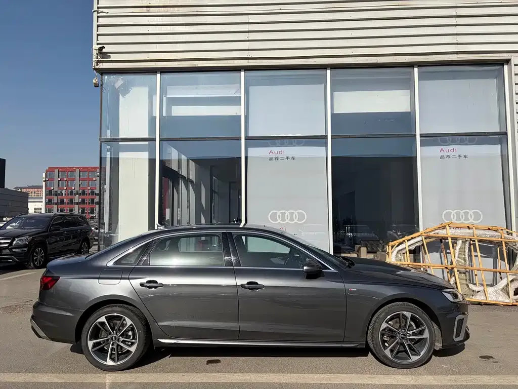 Audi A4L 2023 из CN, фото 8