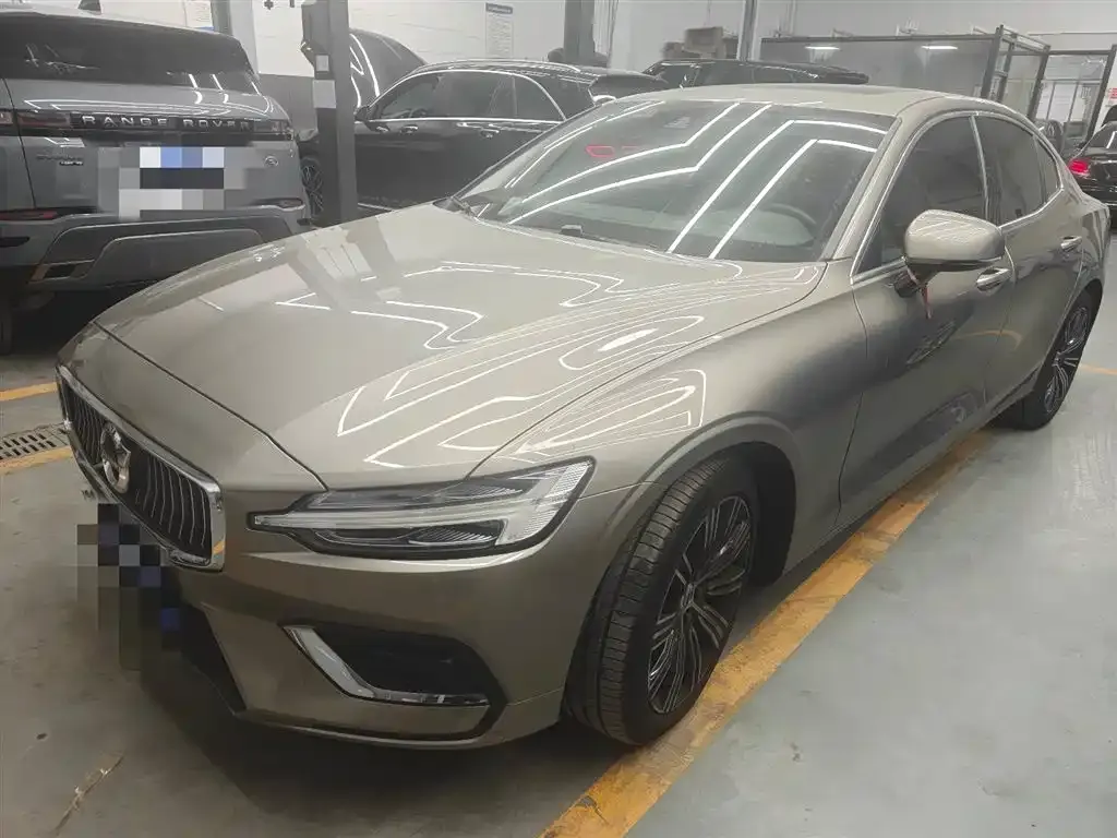 Volvo S60 2021 из CN, фото 1