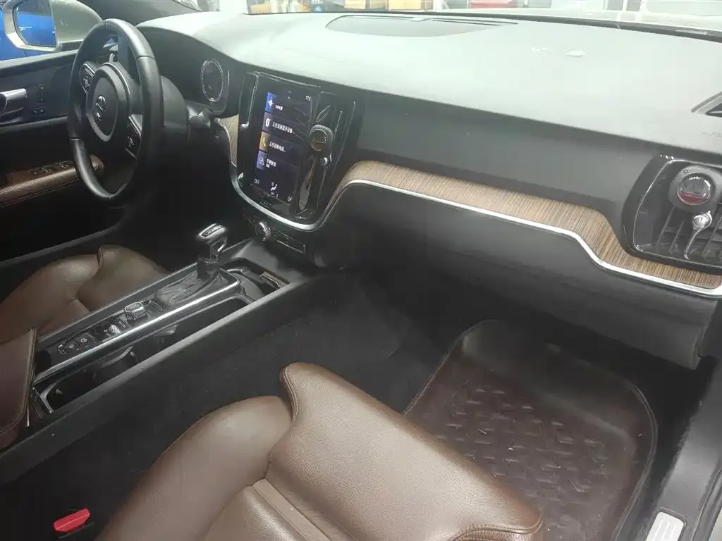 Volvo S60 2021 из CN, фото 8