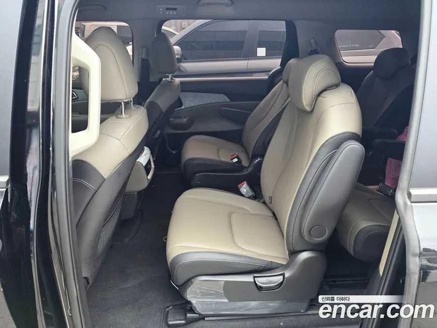 Kia Carnival — фото 10