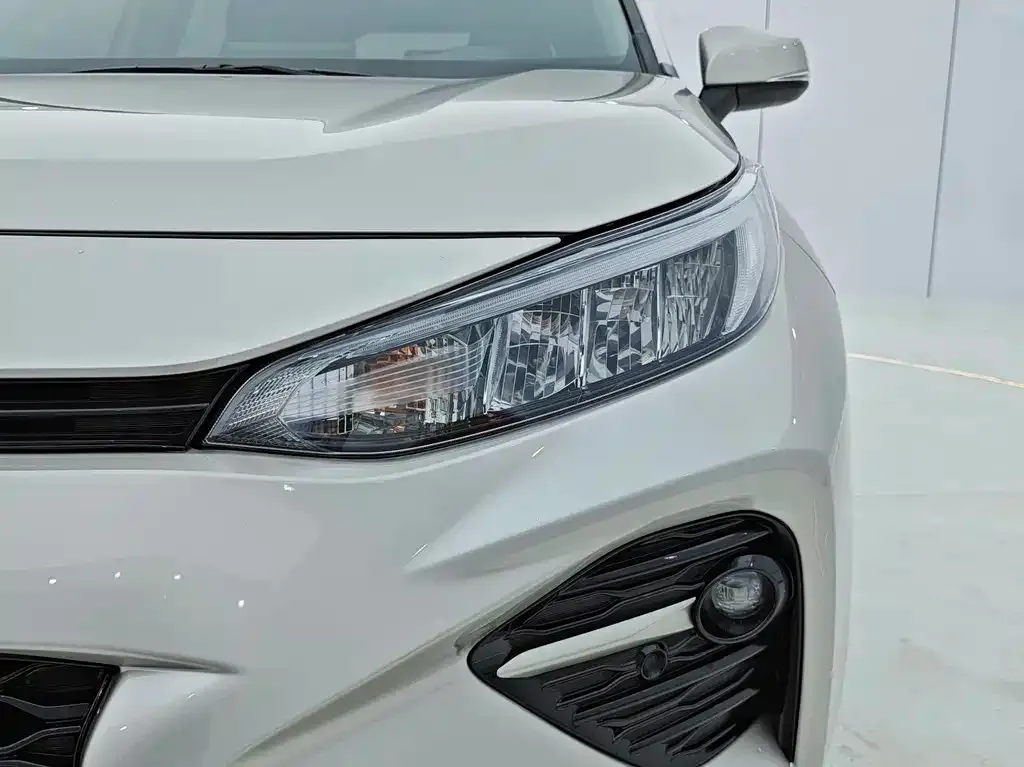 Toyota Wildlander — фото 9