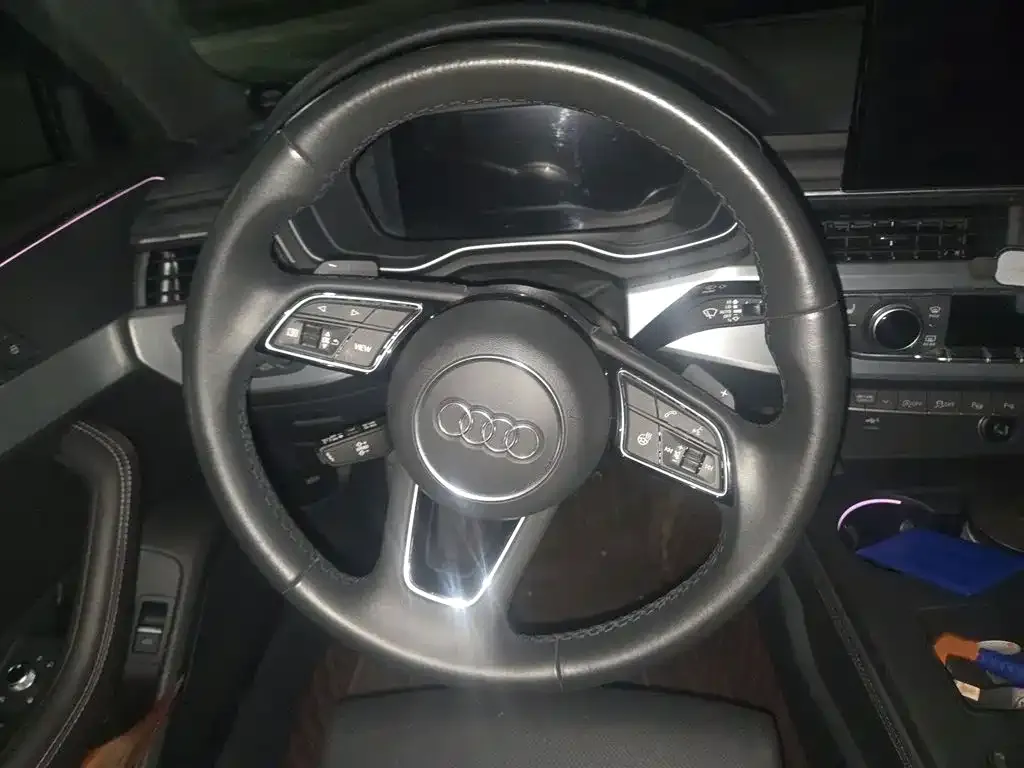 Audi A4L 2022 из CN, фото 3