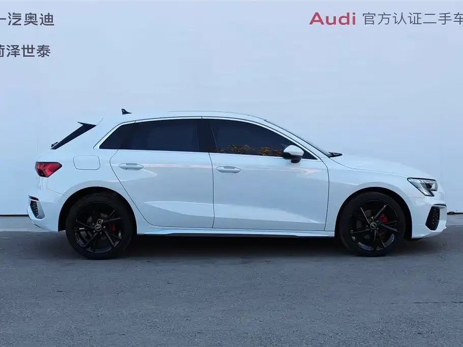 Audi A3 2024 из CN, фото 2