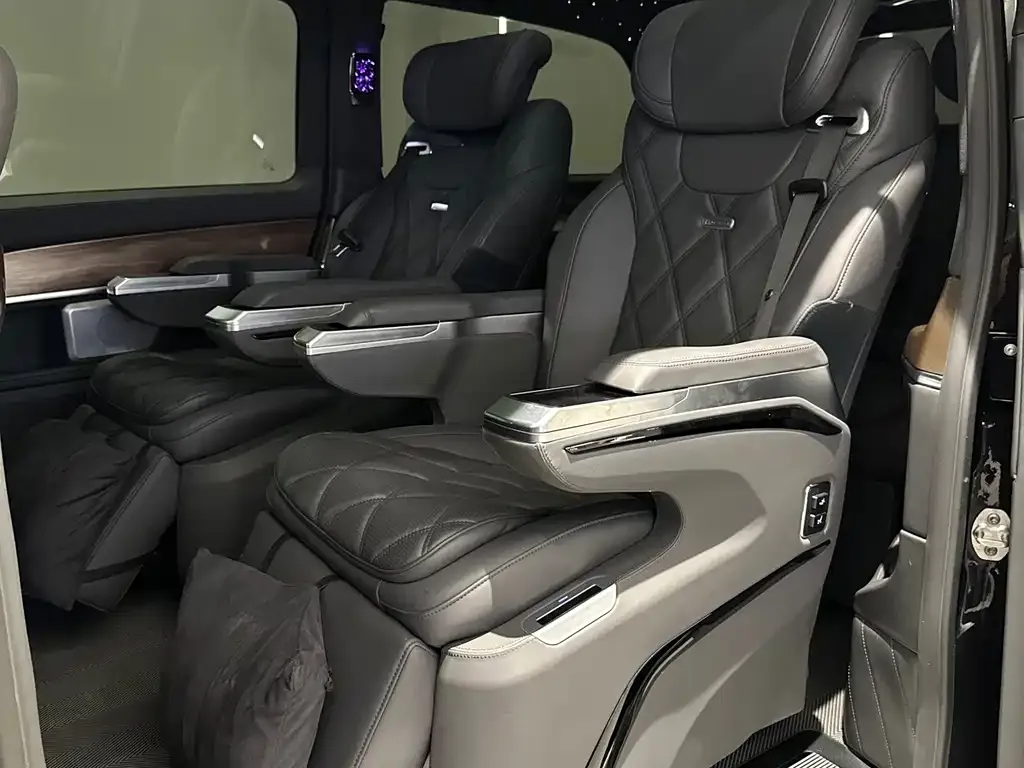 Mercedes-Benz V-Class 2022 из CN, фото 9